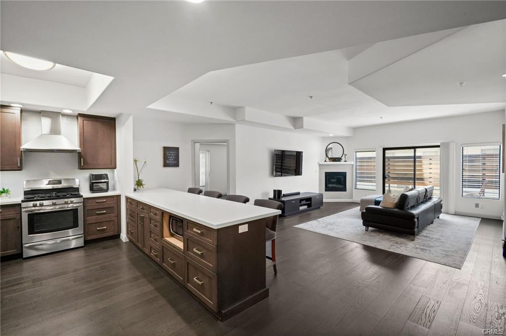 4477 Woodman Ave #202, Sherman Oaks